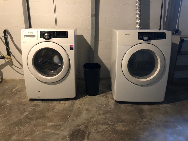 Building Photo - 124 Highland Dr