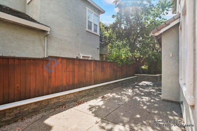 Building Photo - 3106 Snowdrop Cir