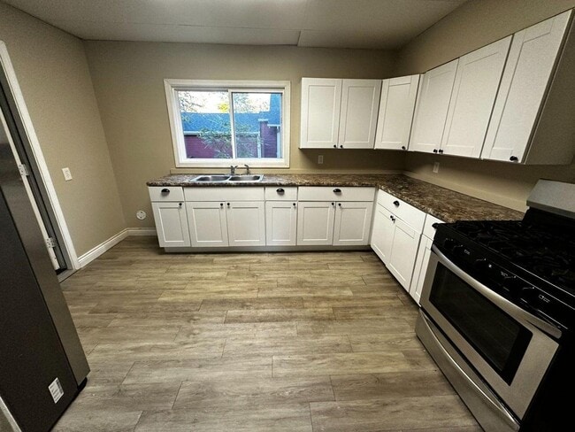 Building Photo - 405 Beech St