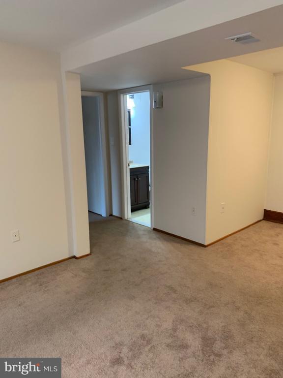 Building Photo - 4634 Evansdale Rd