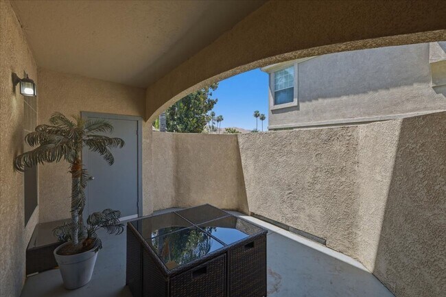 Building Photo - Move-In Ready Condo with Premium Community Amenities