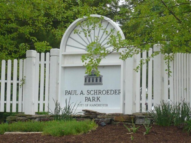 Building Photo - 360 Old Meramec Station Rd.