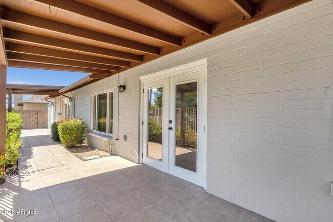 Building Photo - 4913 E Acoma Dr
