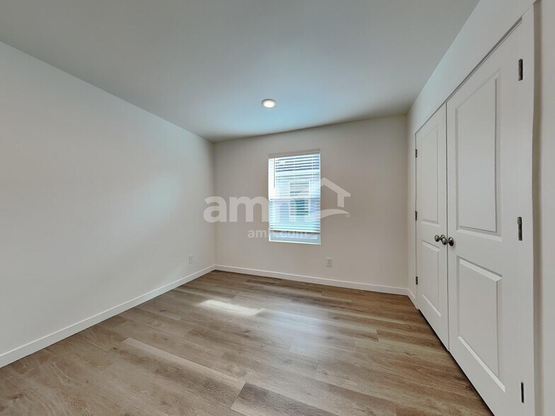 Building Photo - 5109 Turnstone St SE