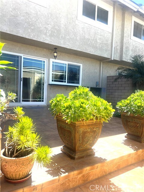 Building Photo - 5052 Hampton Ct