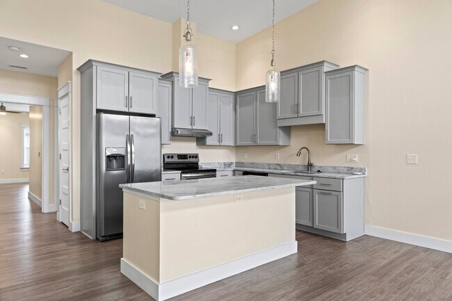 Building Photo - Luxury 3 Bedroom Townhouse on Okaloosa Island!