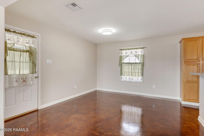 Building Photo - 1026 Carmen Dr