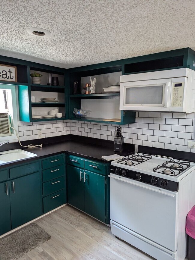 Building Photo - 2315 13th St