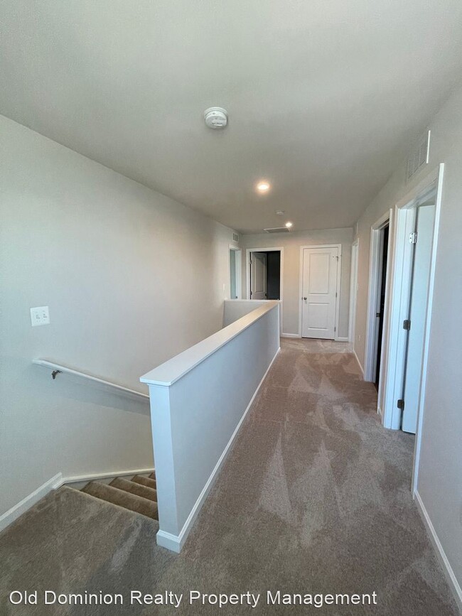 Building Photo - 4 br, 2.5 bath House - 2185 Tailor Drive