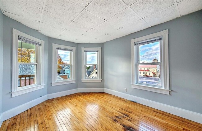 Building Photo - 68 Division St