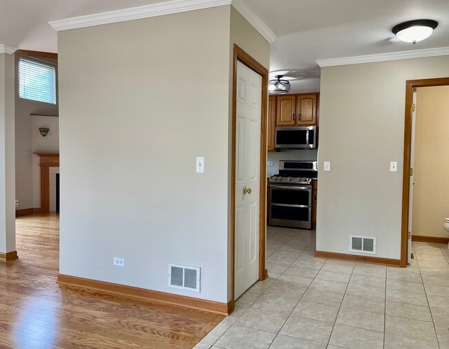 Building Photo - 517 Willow Way