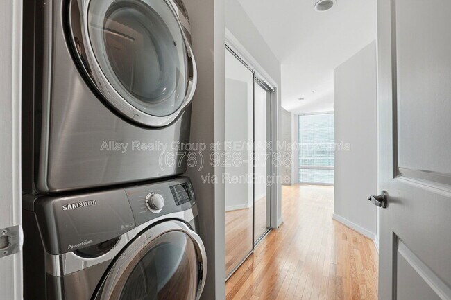 Building Photo - 943 Peachtree St NE