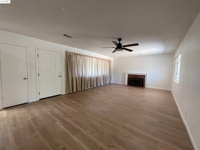 Building Photo - 3206 Fitzpatrick Dr