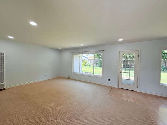 Building Photo - 6921 E Mantova St