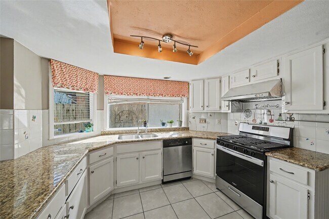 Building Photo - 3206 Sturbridge Ln