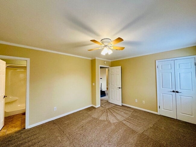 Building Photo - SOUTHPARK CONDOMINIUMS - 2 Bedroom/2 Bath ...