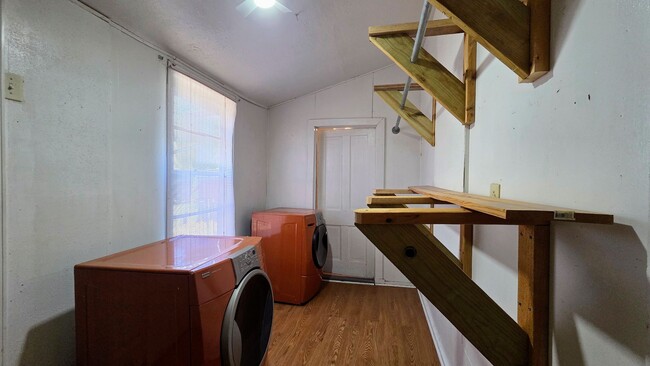 Building Photo - Denver Heights 2 Bedroom Home