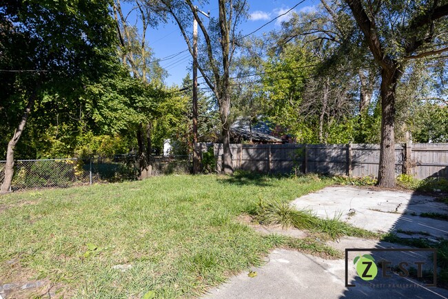 Building Photo - Charming 3 Bedroom Brick Home in the Heart...