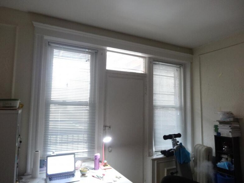 Building Photo - 45 Ashford St