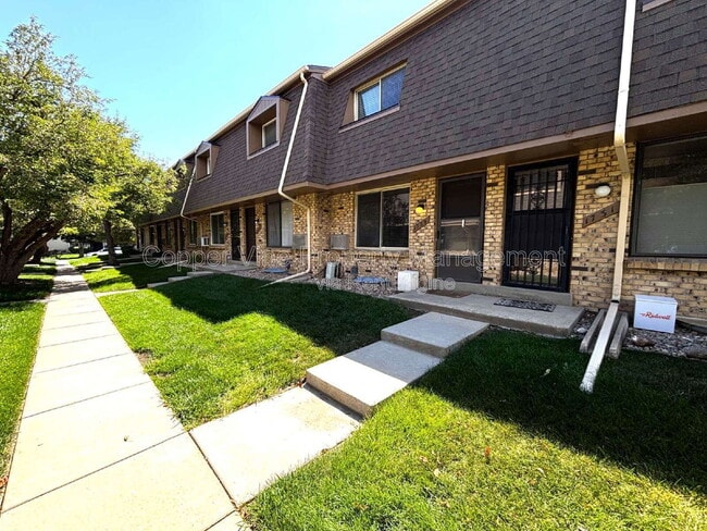 Building Photo - 1729 Quail St