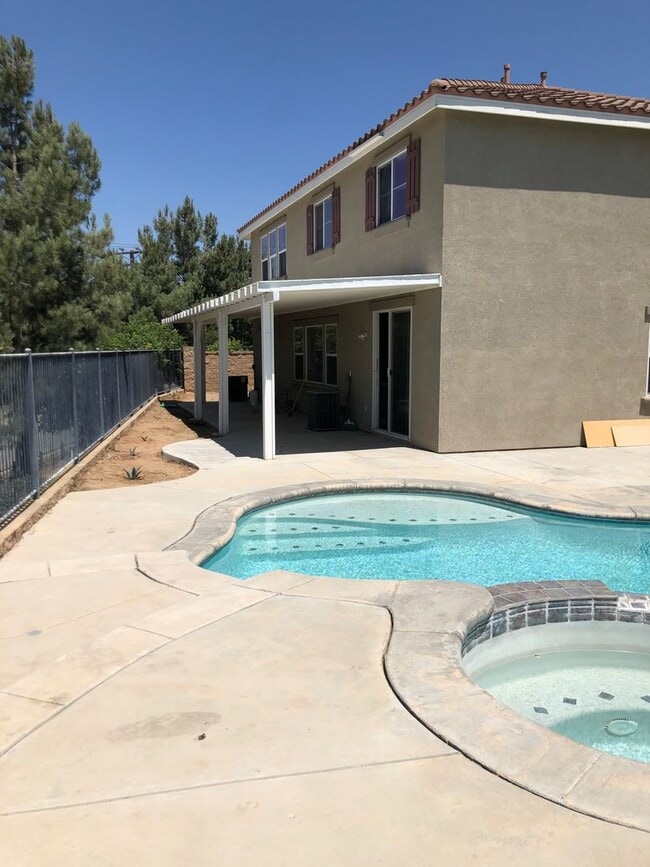 Building Photo - Z519 Cedarbrook Ln