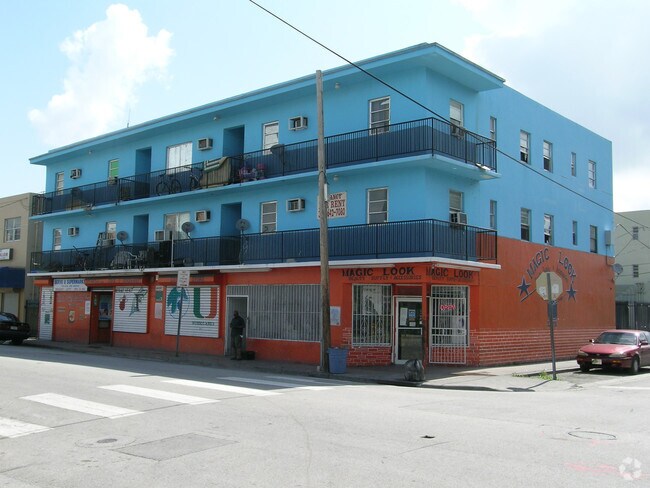 Building Photo - 1117 NW 3rd Ave