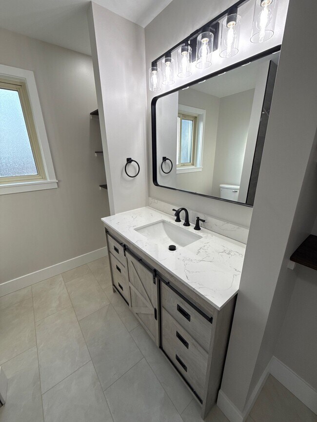 Building Photo - SFH Montgomery