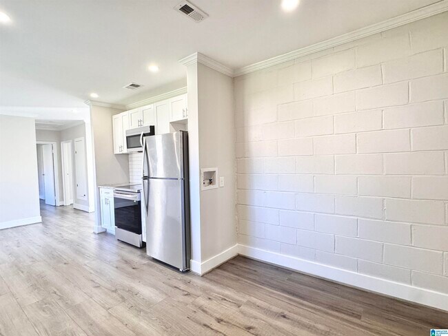 Building Photo - 1640 57th St