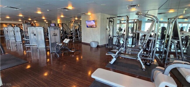 Building Photo - 4471 Dean Martin Dr