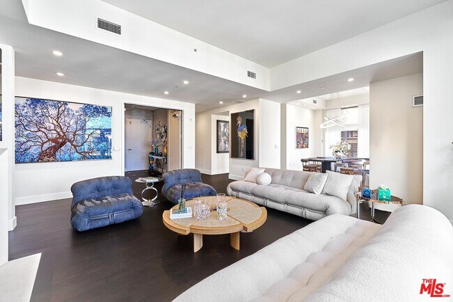 Building Photo - 10776 Wilshire Blvd