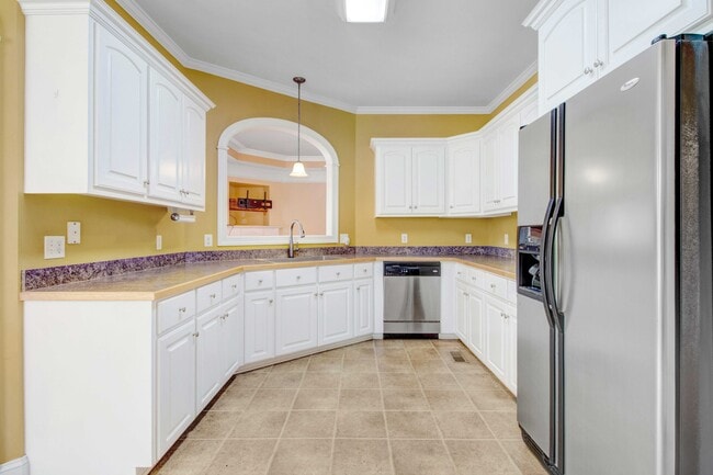 Building Photo - 200 Poplar Knoll Rd