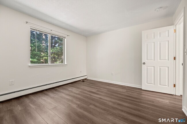 Building Photo - 38 Rambling Brook Ln