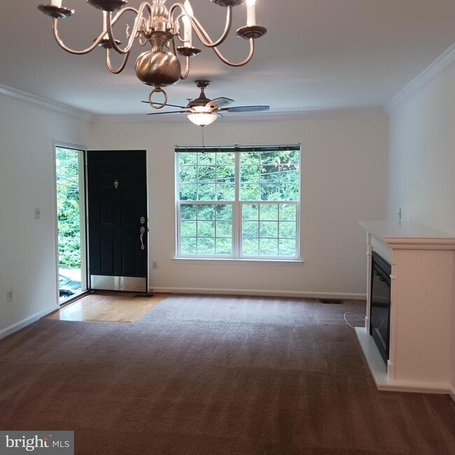 Building Photo - 2125 Hideaway Ct