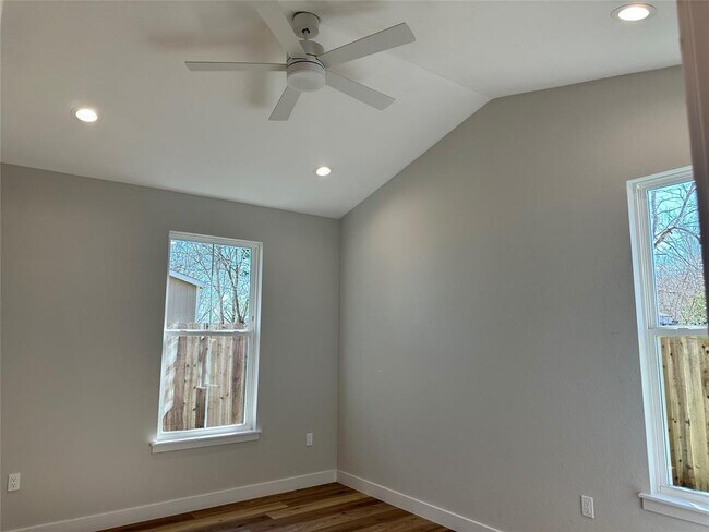 Building Photo - 1115 Neches St