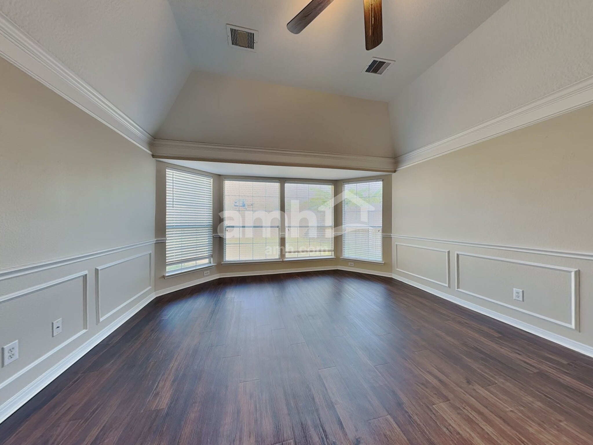 Building Photo - 439 Pinewood Ridge Dr