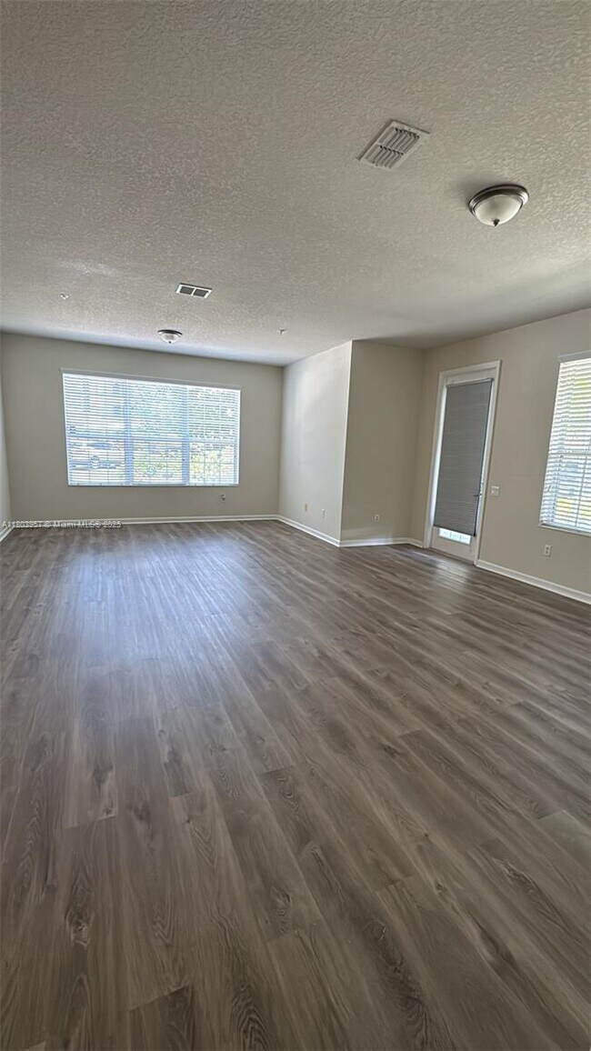 Building Photo - 3356 Robert Trent Jones Dr