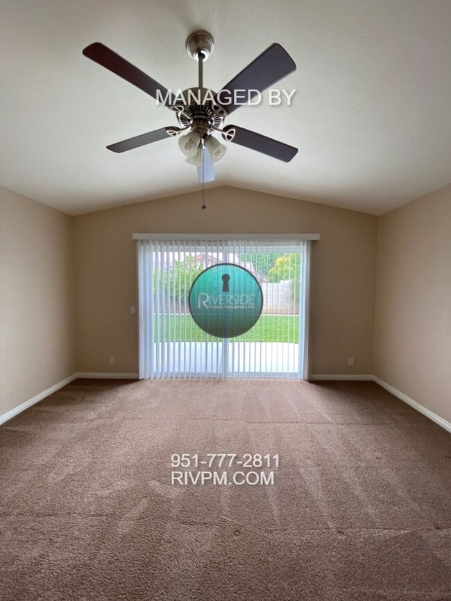 Building Photo - Beautiful single story home located in Riverside!