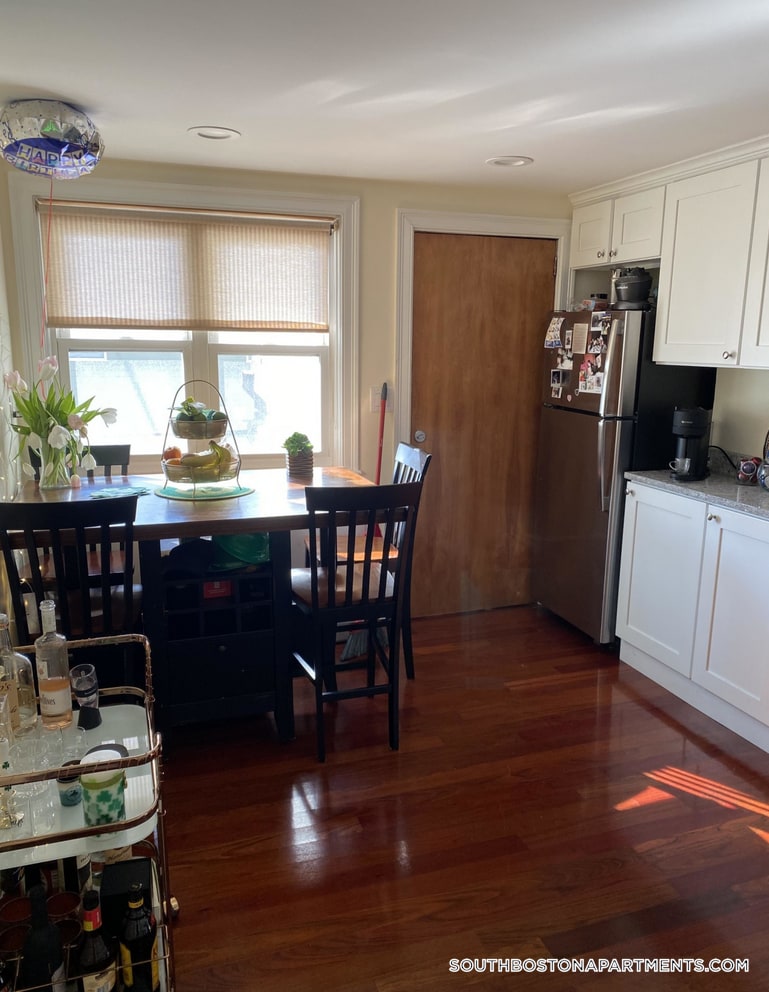 Building Photo - 143 L St