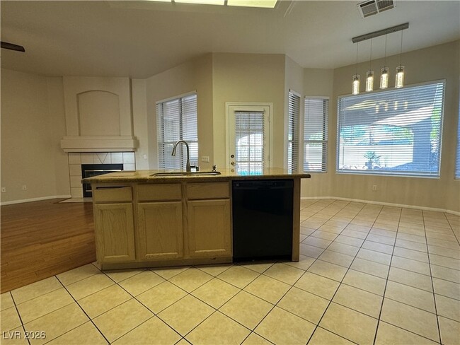 Building Photo - 8625 Desert Bird Dr