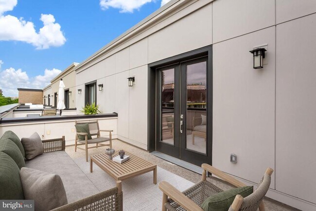 Building Photo - 203 Montgomery St