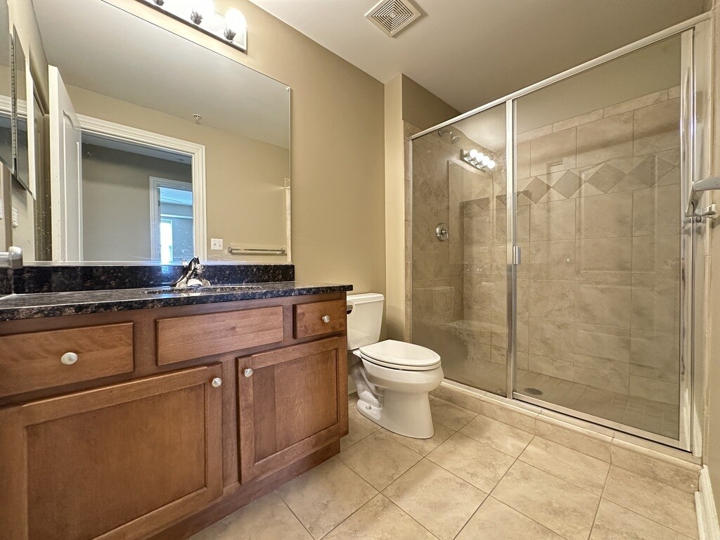 Building Photo - 2 Itasca Place