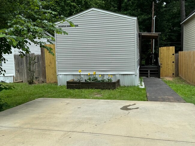 Building Photo - 16482 Eastchase St