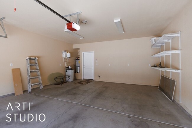 Building Photo - Welcome to your dream home located in the ...