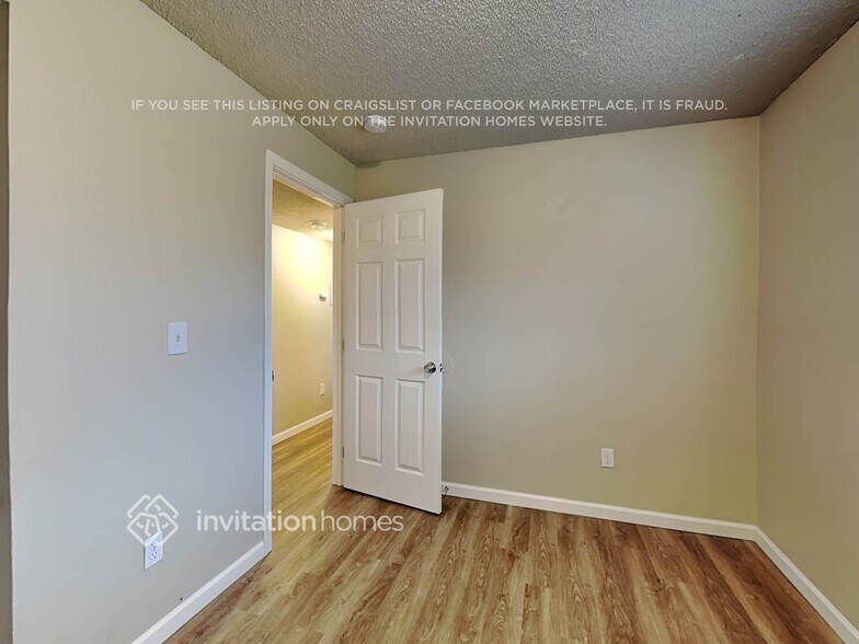 Building Photo - 1510 155th St E