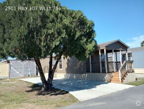 Building Photo - Porch Model Home