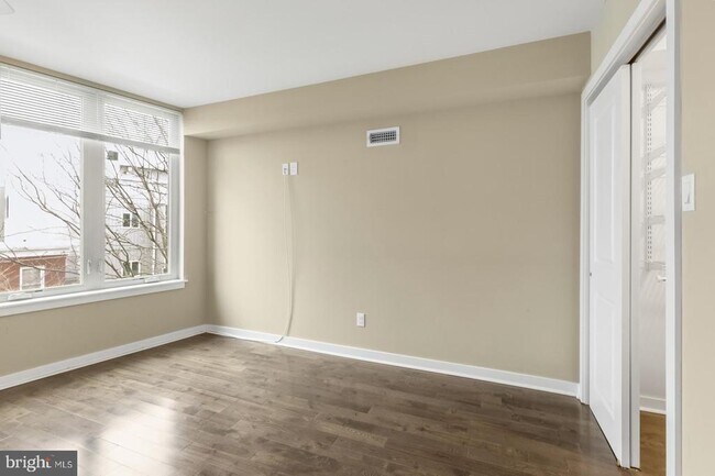 Building Photo - 2030 Sepviva St