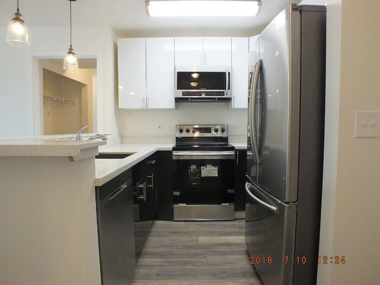 Building Photo - 12544 15th Ave NE