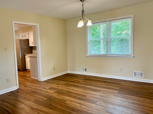 Building Photo - 292 Murray Dr
