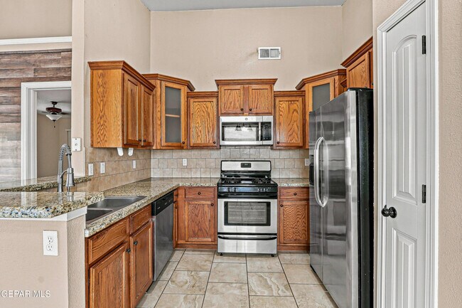Building Photo - 11412 Flor Veronica Dr
