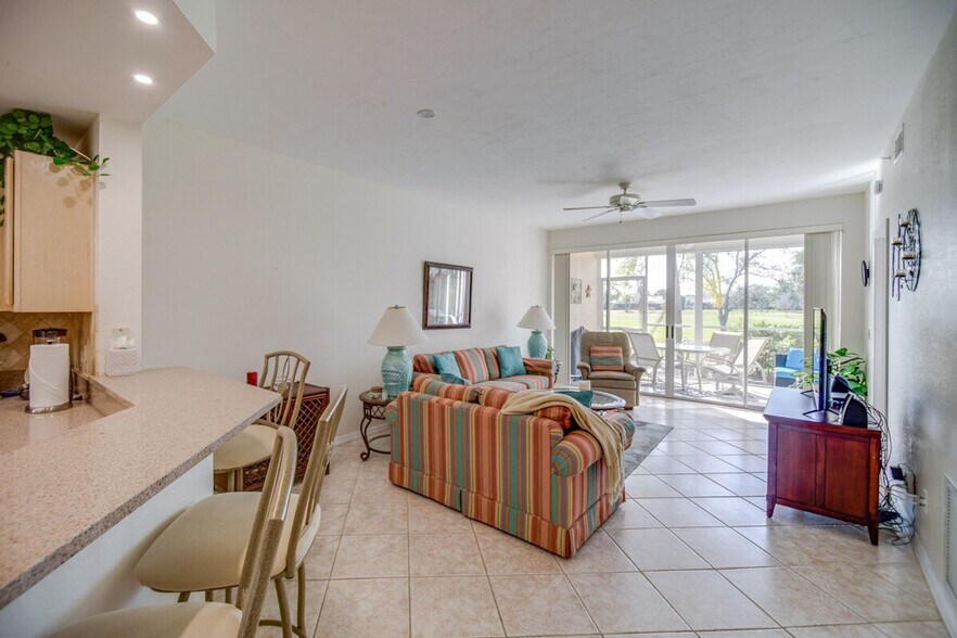 Building Photo - 9851 Costa Mesa Ln